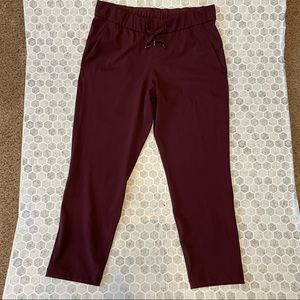 Lululemon On The Fly Pant Luxtreme Cassis